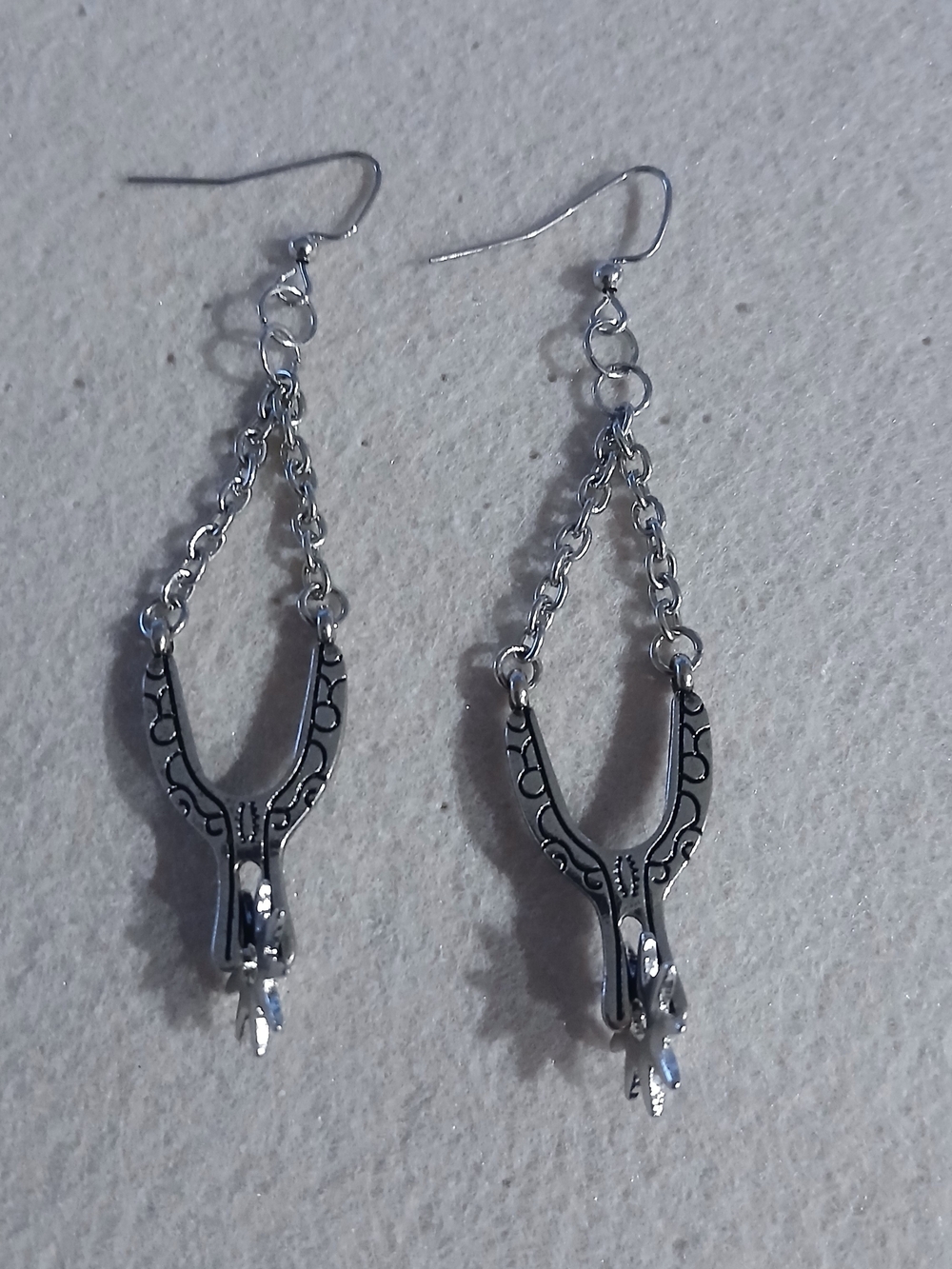 194- Silver Metal Western Spur Dangle Earrings